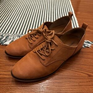 Women’s Tan Leather Oxford Shoes